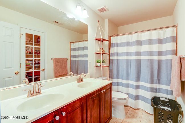 5 Crane Ct, Condo with 3 bedrooms, 4 bathrooms and null parking in Manahawkin NJ | Image 34