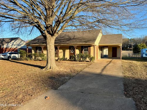 6050 Somerset Dr, Horn Lake, MS, 38637-2670 | Card Image