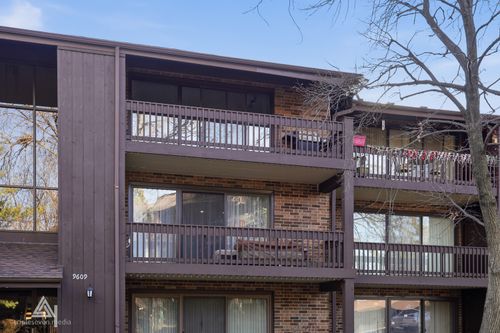 w3-9609 Austin Ave, Oak Lawn, IL, 60453-2859 | Card Image