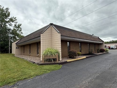 51 N America Dr, West Seneca, NY, 14224-2254 | Card Image