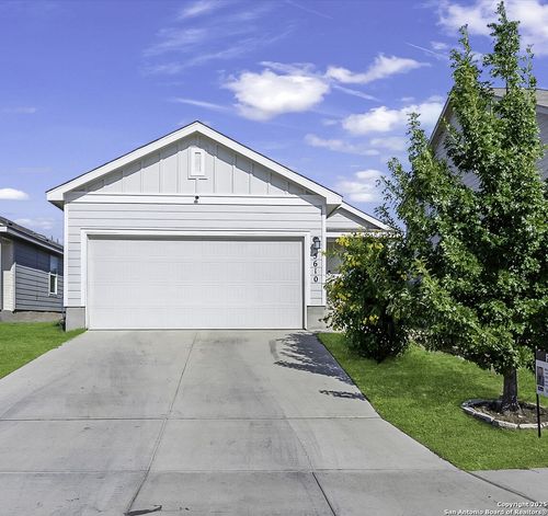 5610 Dewberry Run, San Antonio, TX, 78218-2570 | Card Image