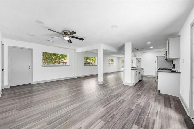 702 Pennington St, House other with 3 bedrooms, 2 bathrooms and 2 parking in Houston TX | Image 11