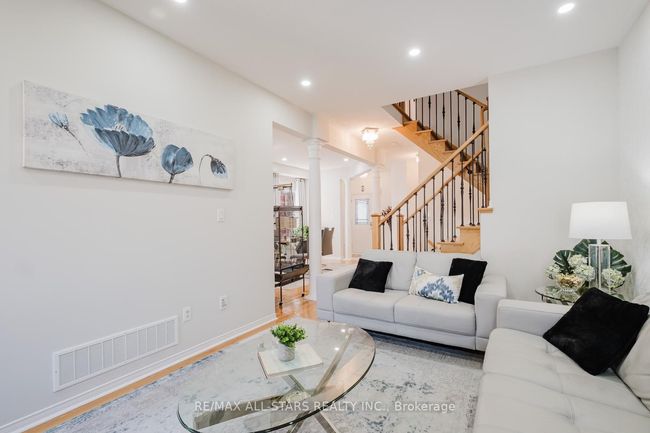 19 Coronet St, House other with 4 bedrooms, 4 bathrooms and 4 parking in Stouffville ON | Image 14