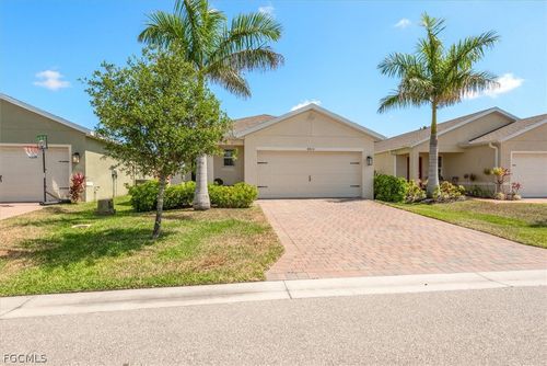 8813 Swell Brooks Ct, NORTH FORT MYERS, FL, 33917-4007 | Card Image