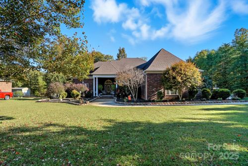 8629 Haydens Way, Concord, NC, 28025-8601 | Card Image