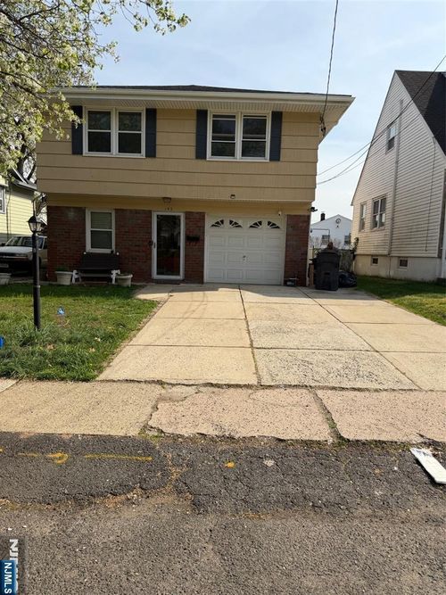 102 Harcourt Avenue, Bergenfield, NJ, 07621 | Card Image