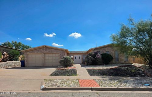 6732 Southwind Dr, El Paso, TX, 79912-3239 | Card Image