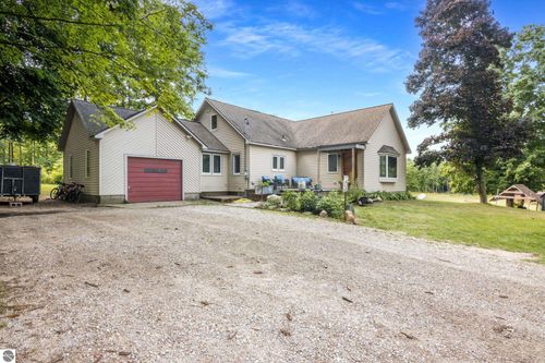 11506 S Cedar Rd, Cedar, MI, 49621-9787 | Card Image