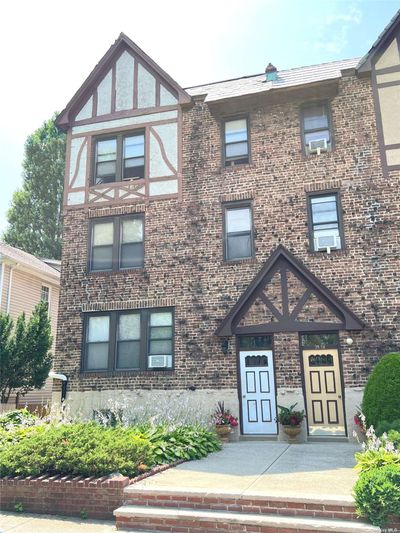 35-60 164th Street, Home with 12 bedrooms, 7 bathrooms and null parking in Flushing NY | Image 1