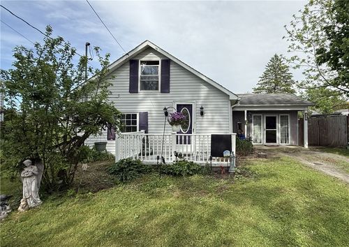 905 Spruce St, Elmira, NY, 14904-2614 | Card Image