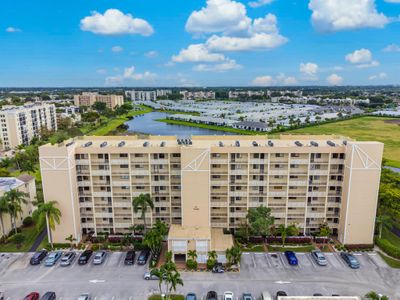 604 - 14426 Amberly Lane, Condo with 2 bedrooms, 2 bathrooms and null parking in Delray Beach FL | Image 1