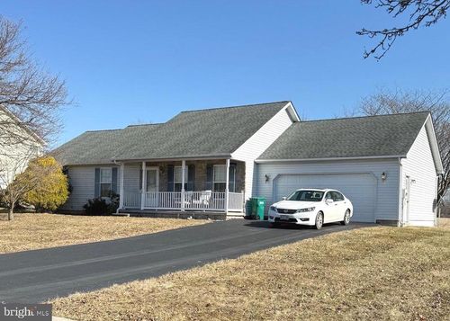 123 Derby Dr, HANOVER, PA, 17331-8627 | Card Image