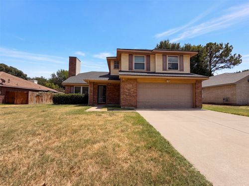 2831 Red Oak Dr, Grand Prairie, TX, 75052-4425 | Card Image