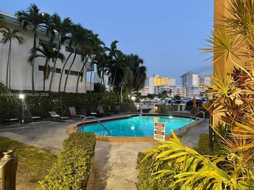 302-2420 Diana Dr, Hallandale Beach, FL, 33009-4844 | Card Image