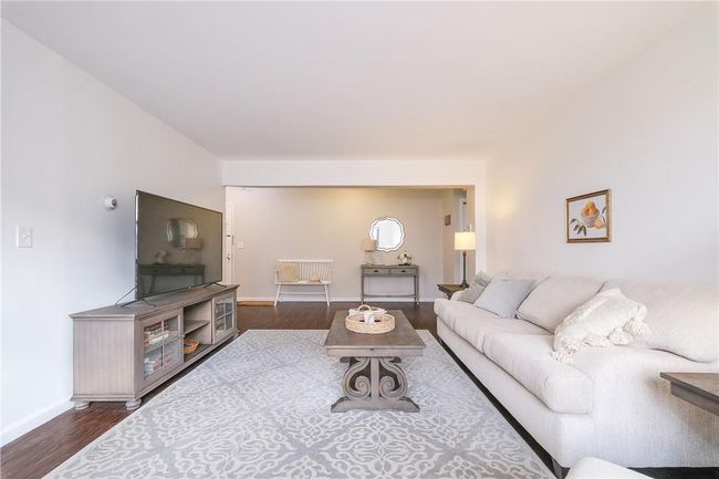 Alternative view of the living room. | Image 10