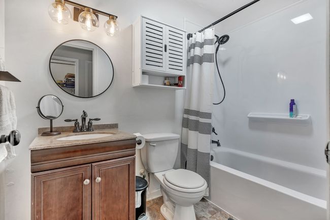 Bathroom #2 | Image 19