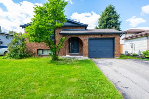 141 Cedar Crest St, Kitchener, ON, N2N2A6 | Card Image