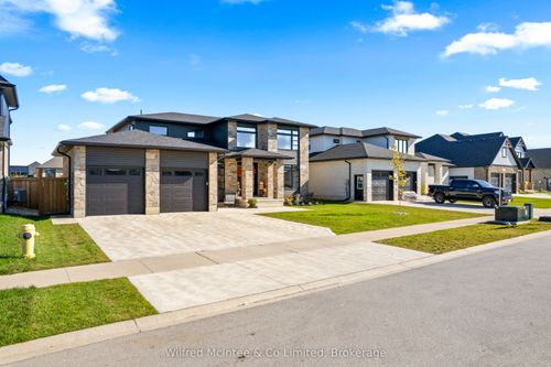 {{alt}} | Card Image