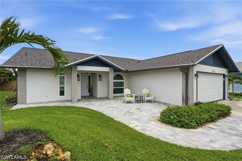 132 Bordeaux Cir, NAPLES, FL, 34112-7161 | Card Image