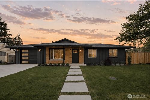 15703 117th Ave Se, Renton, WA, 98058-4670 | Card Image