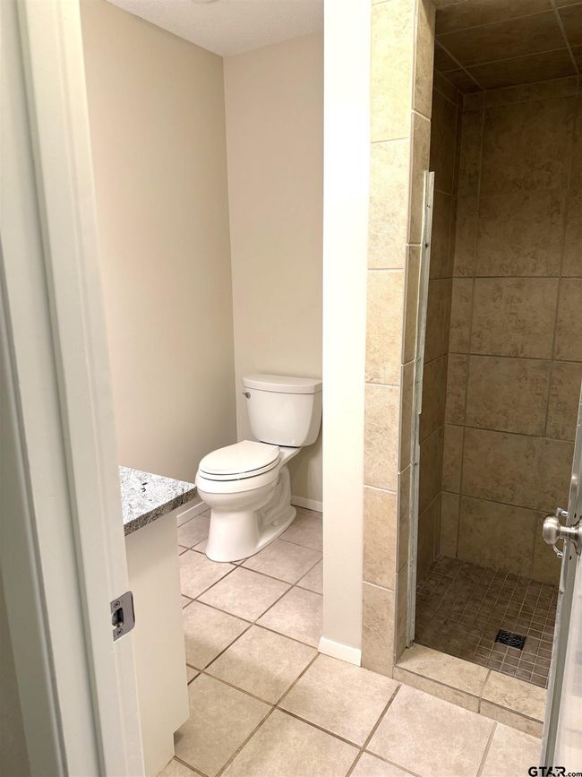 13675 Maple Dr, House other with 3 bedrooms, 2 bathrooms and null parking in Tyler TX | Image 21