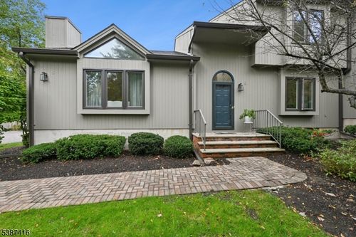 8 Sherwood Dr, Mountain Lakes, NJ, 07046-1458 | Card Image