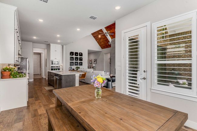 Breakfast nook provides more dining space! | Image 11
