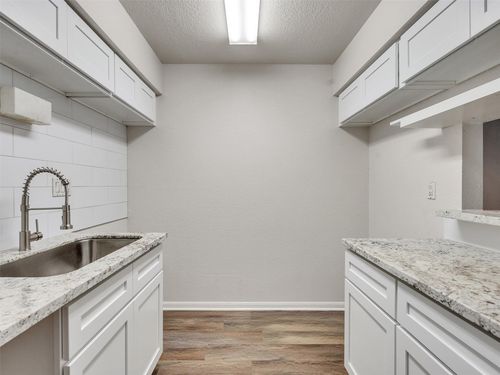apt-333-1860 White Oak Dr, Houston, TX, 77009-7572 | Card Image
