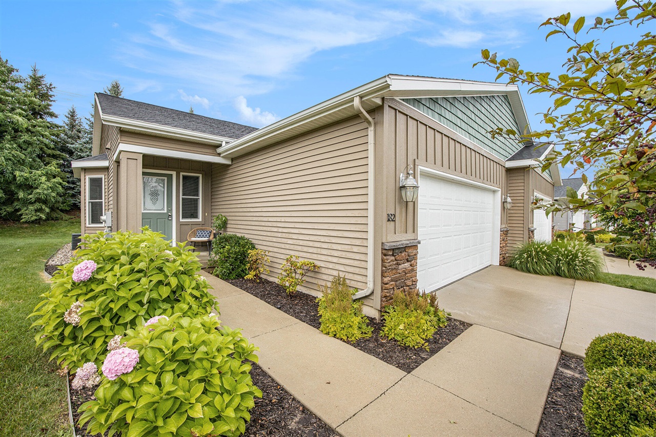 Brewer Park Cir, Grand Rapids, MI 49548