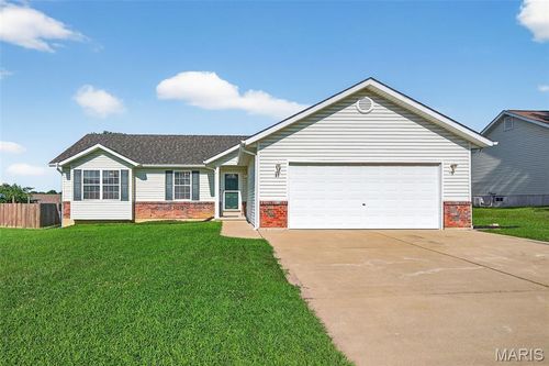 51 N Camelot Dr, Troy, MO, 63379-2332 | Card Image