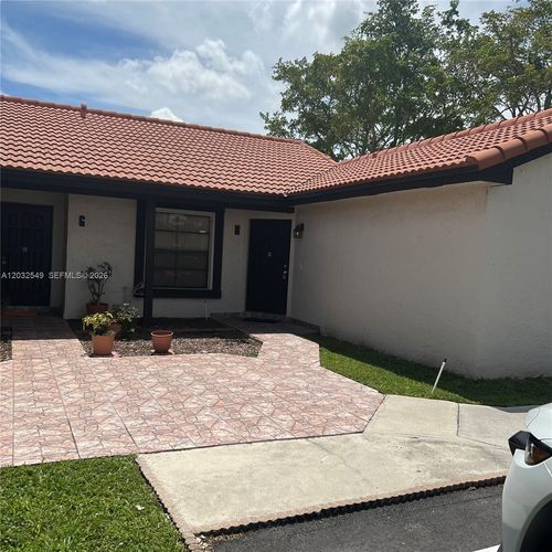 hr-66-15272 Sw 46th Ln, Miami, FL, 33185-4484 | Card Image