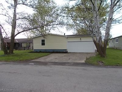 513 Arabian Court, House other with 3 bedrooms, 2 bathrooms and null parking in Lagrange OH | Image 1