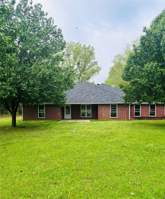 11746 County Road 352 E, House other with 3 bedrooms, 2 bathrooms and null parking in Henderson TX | Image 4