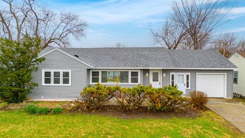 512 E 8th St N, Newton, IA, 50208-3349 | Card Image