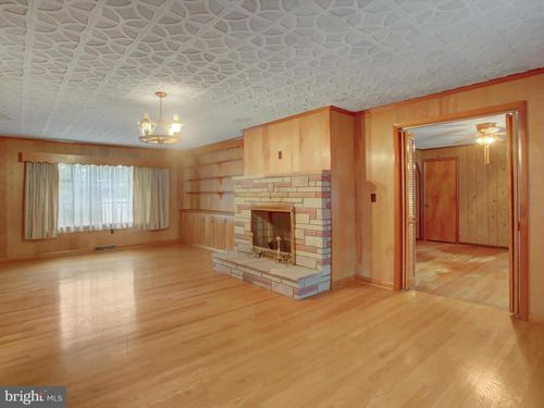 5500 Charlestown Rd, MERCERSBURG, PA, 17236-9466 | Card Image