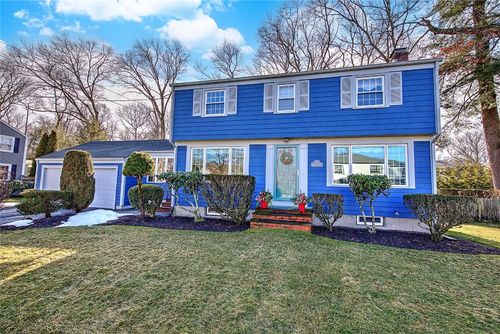 17 Briarwood Drive, Barrington, RI, 02806 | Card Image