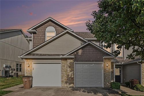 210 Pointe Ln, Raymore, MO, 64083-7801 | Card Image