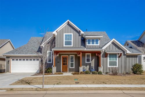413 Village Way, Argyle, TX, 76226-2368 | Card Image