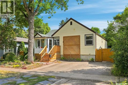2213 Coy Ave, Saskatoon, SK, S7M0J4 | Card Image