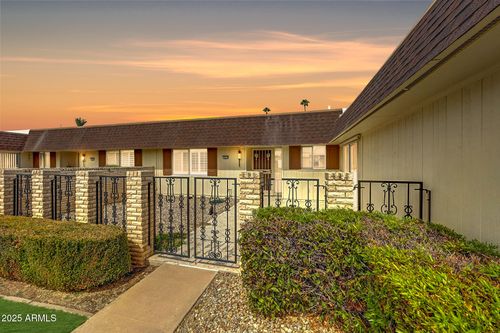 10416 W Prairie Hills Cir, Sun City, AZ, 85351-1821 | Card Image