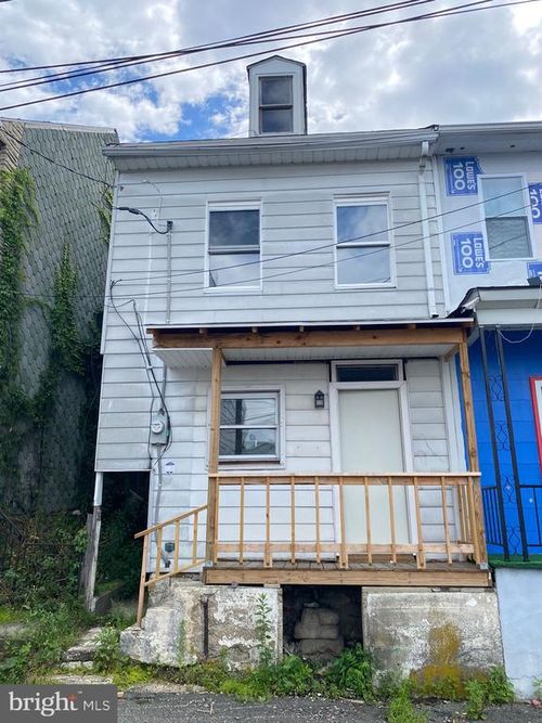 223 N Highland St, SHENANDOAH, PA, 17976-1635 | Card Image