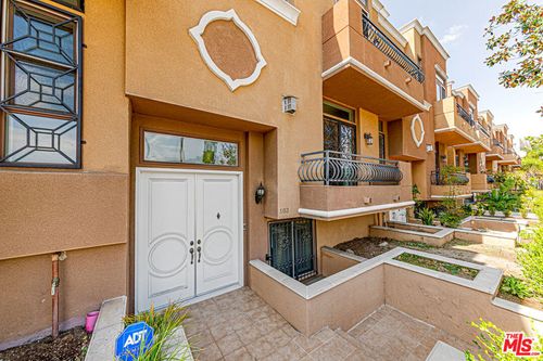 103-681 S Norton Ave, Los Angeles, CA, 90004-3916 | Card Image