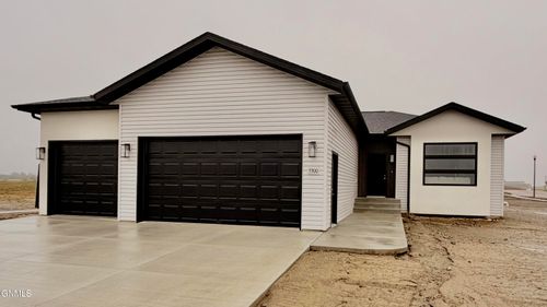 5500 Peggy Lee Ln, Bismarck, ND, 58503-2106 | Card Image