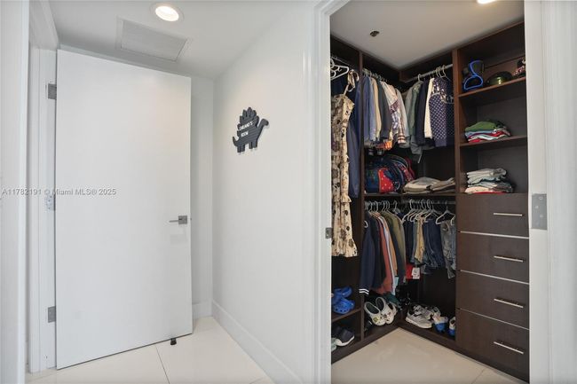 UNIT-2807 - 3301 Ne 183 Rd St, Condo with 3 bedrooms, 4 bathrooms and null parking in Aventura FL | Image 46
