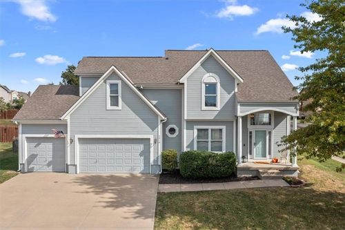 2313 Sw Woodhaven Ct, Lee's Summit, MO, 64082-4078 | Card Image