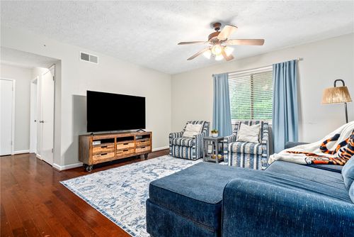 7-522 N Donahue Dr, AUBURN, AL, 36832-3767 | Card Image