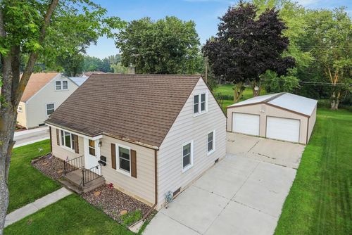 514 S Parkway Drive, BRILLION, WI, 54110 | Card Image