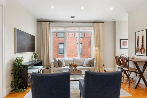 4-115 B St, Boston, MA, 02127-1164 | Card Image