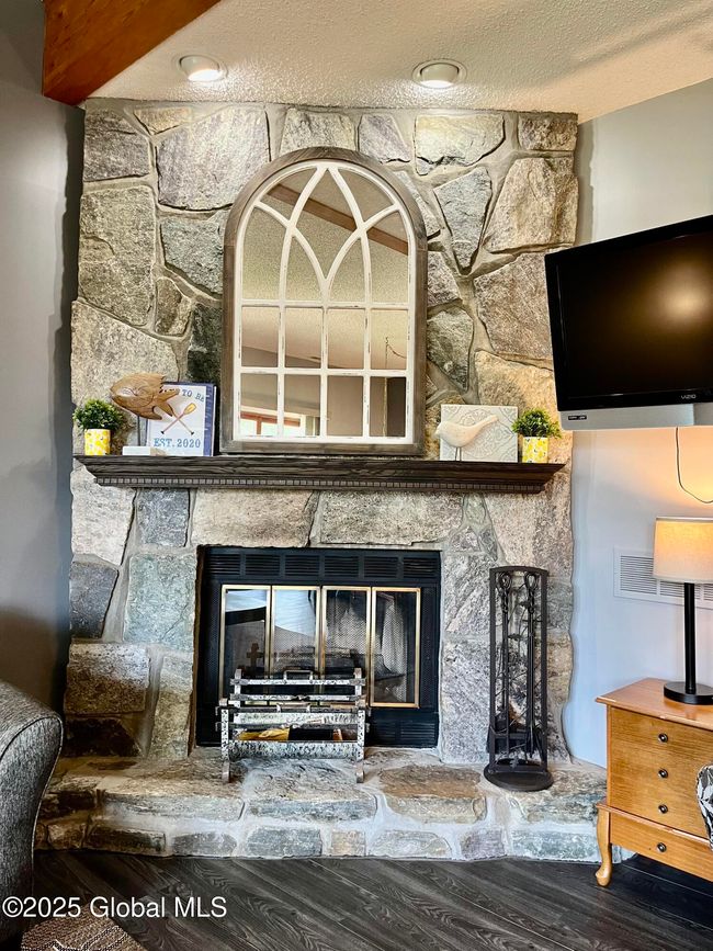 Wood burning fireplace w/stone hearth/wall | Image 20