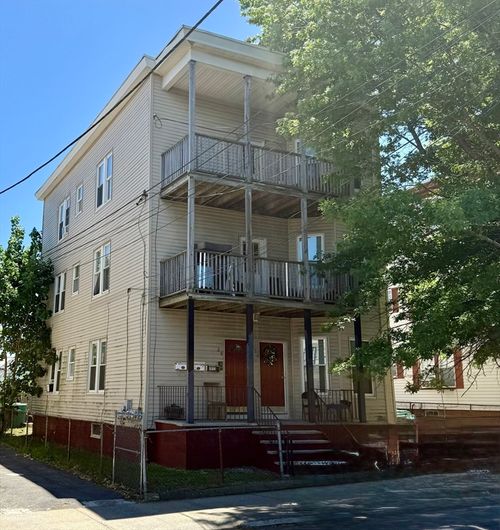 30-28-30 Hollingsworth St, Lynn, MA, 01902-3508 | Card Image